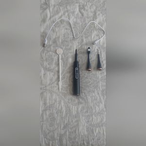 Dog Oral Health Scaler, tooth brush, dental mirror and charging cord..